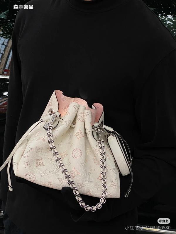 2026124175355755 570